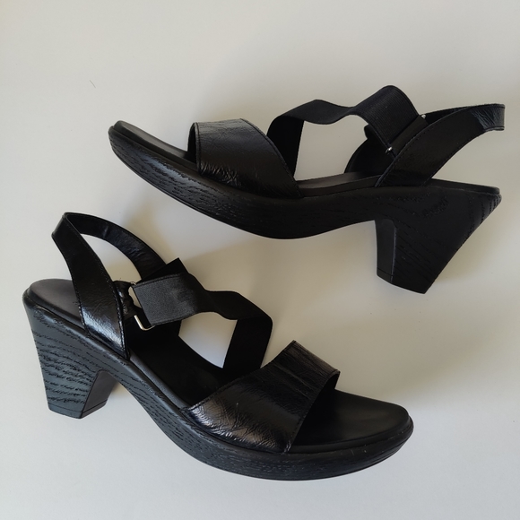Munro Black Platform Sandal - Picture 4 of 6